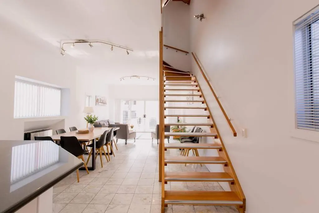 Дом отдыха Spacious Townhouse Comfort In Hobart'S Heart